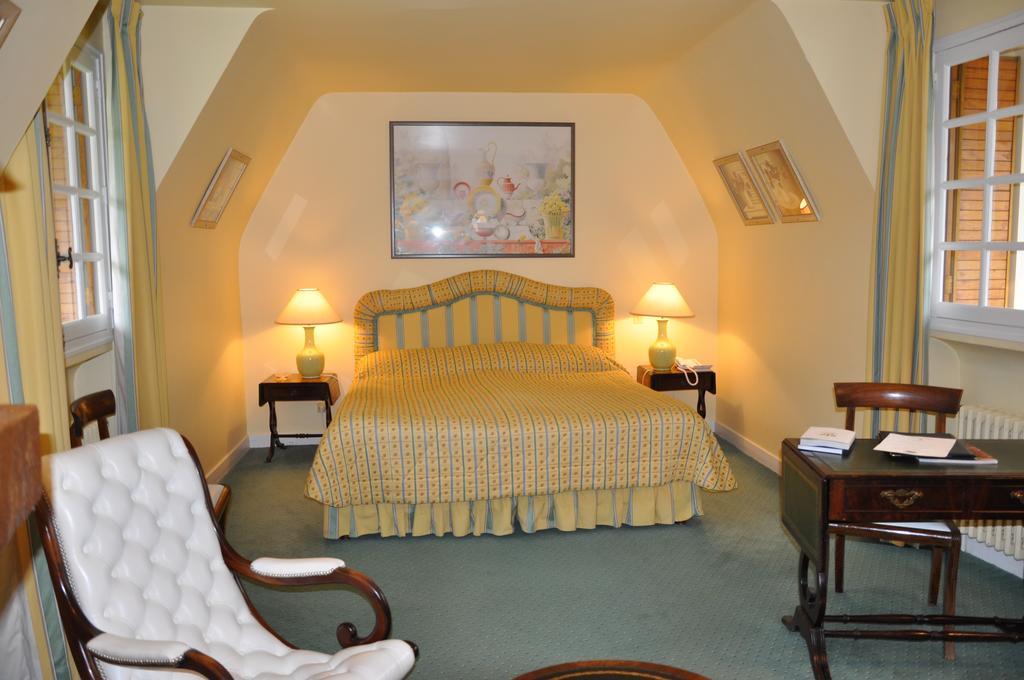 Auberge Des Templiers Boismorand Номер фото