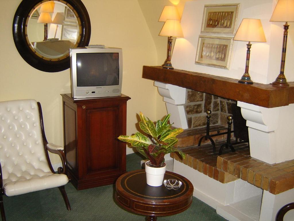 Auberge Des Templiers Boismorand Номер фото