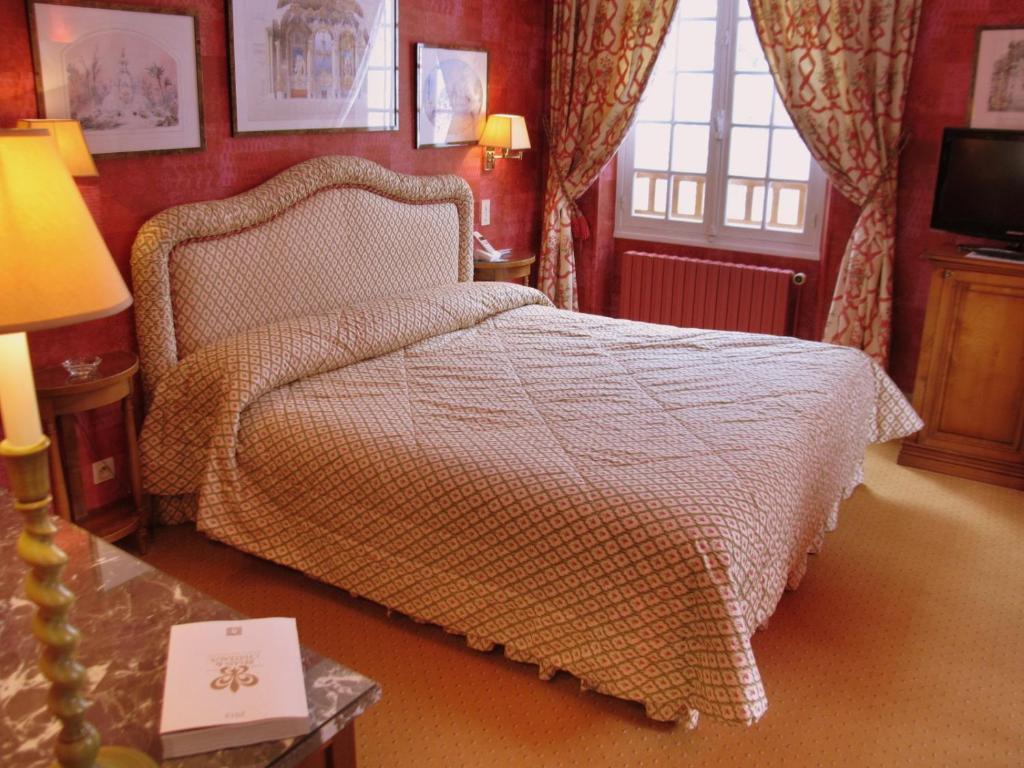 Auberge Des Templiers Boismorand Номер фото